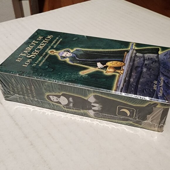 Secret Tarot Deck and Booklet Art by Marco Nizzoli - Picture 4 of 7